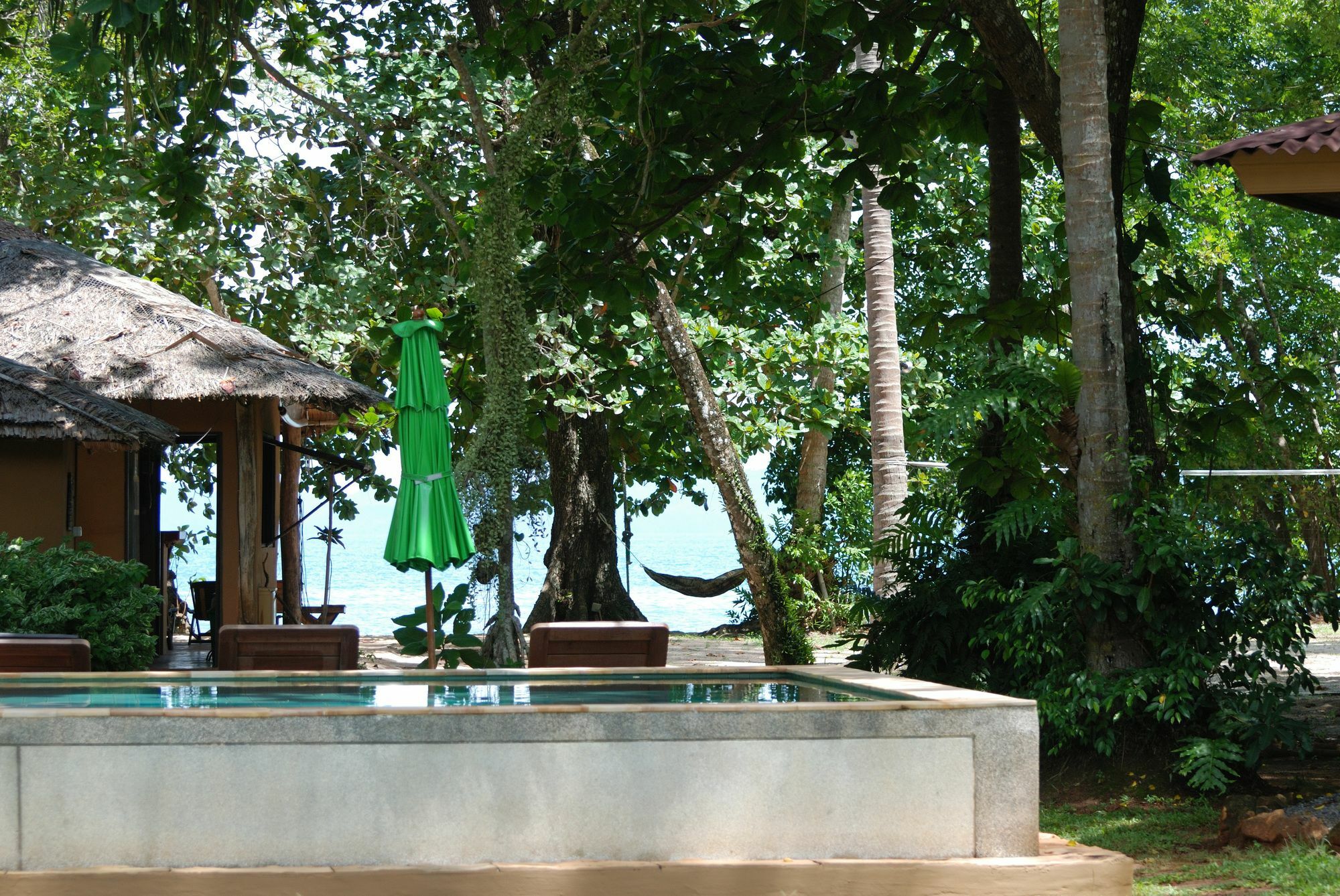 Melina Beach Front Bungalows Tha Lane Bay Exterior photo