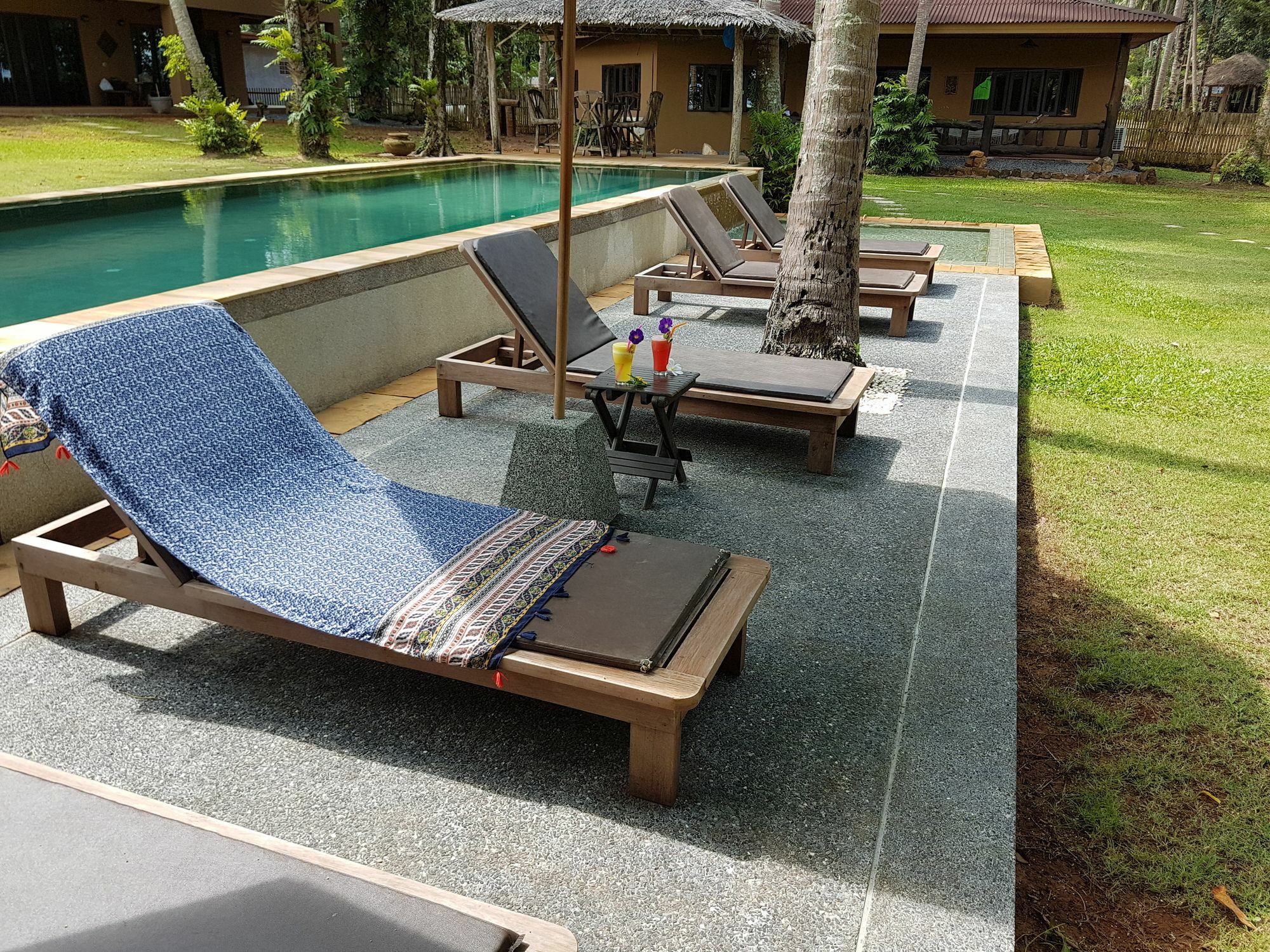 Melina Beach Front Bungalows Tha Lane Bay Exterior photo